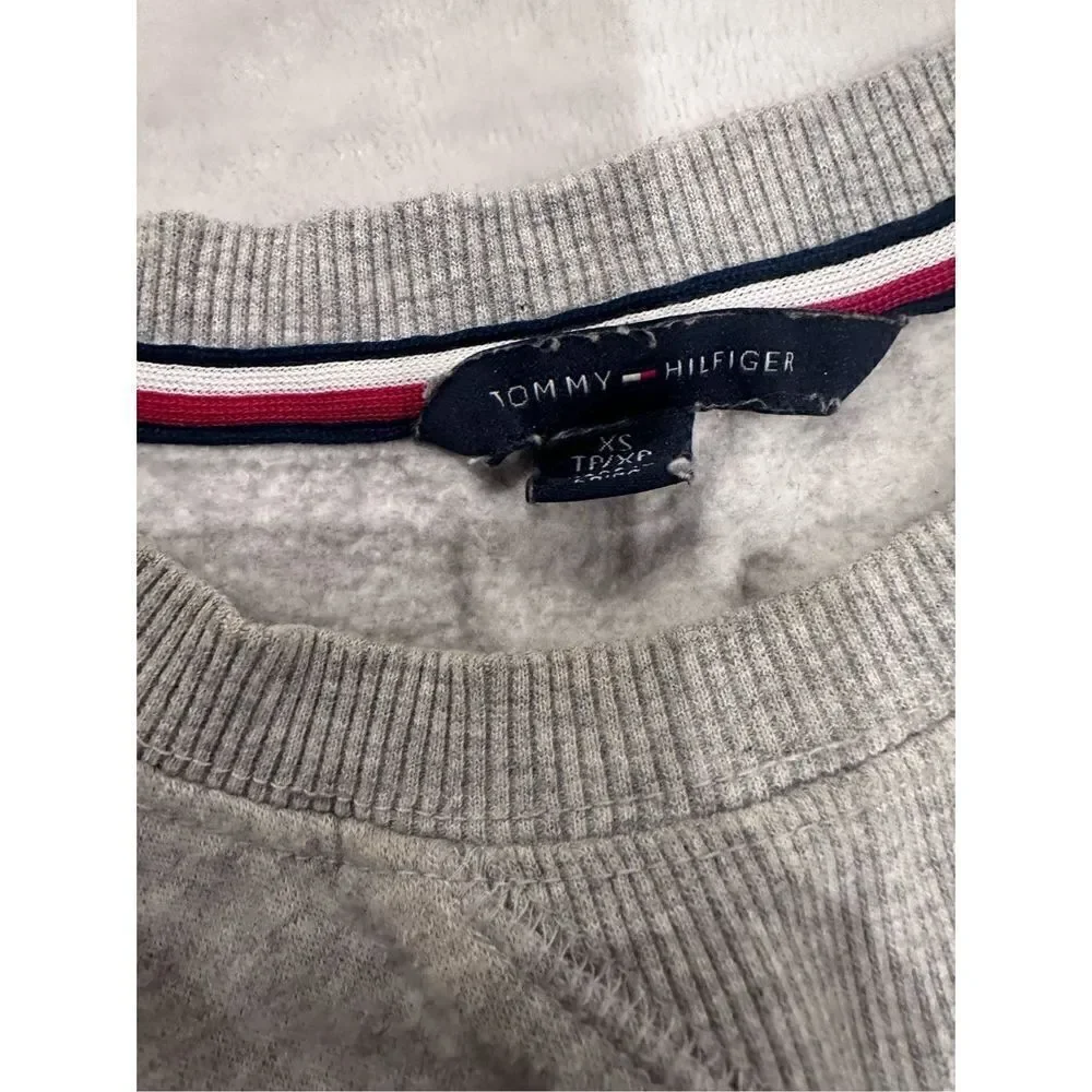 Tommy Hilfiger gray women’s sweater long sleeve XS